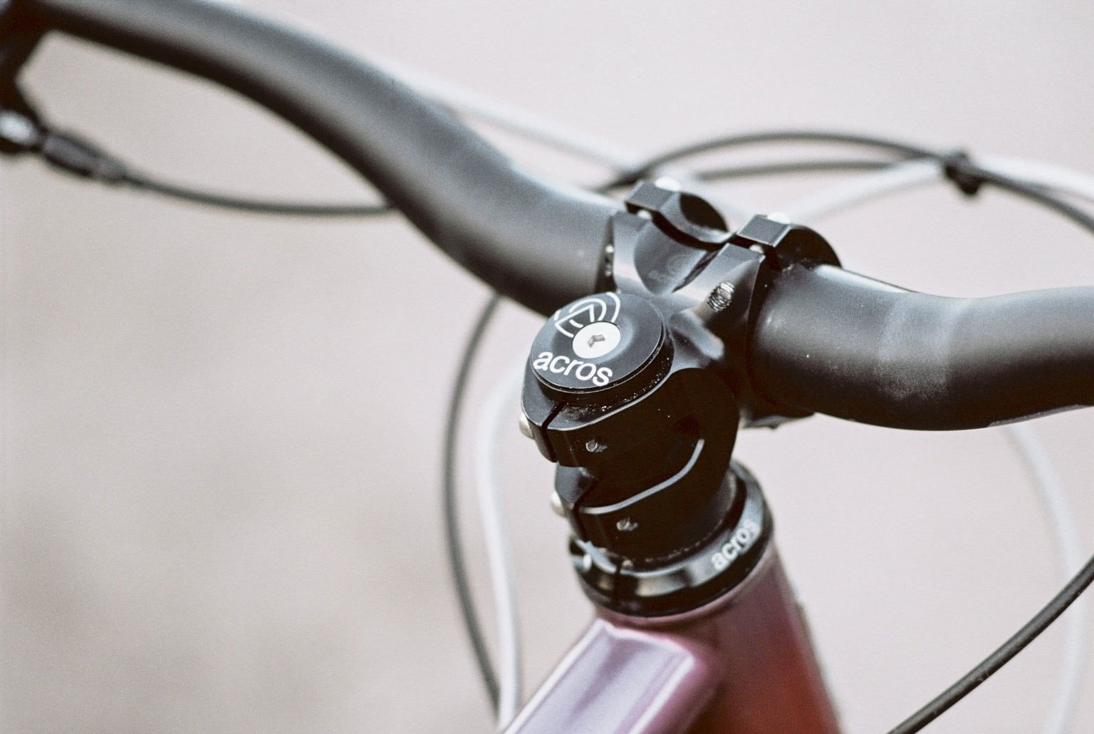 Sour-Crumble-acros-bikeportrait-2023_web-26