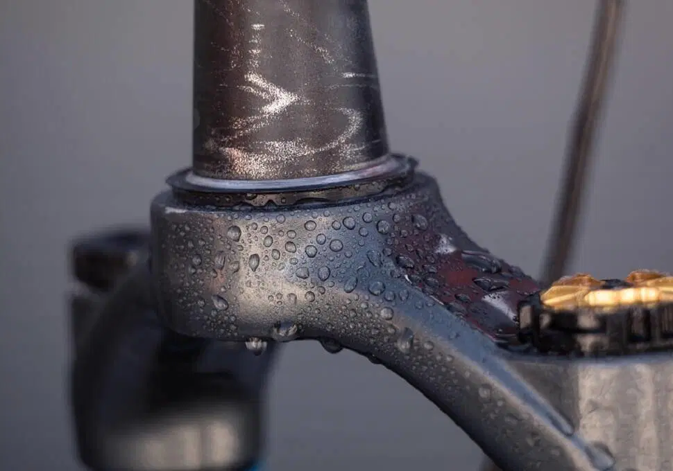 acros_INSIDE_2020-03_headset-mood-bearing-sealing_09TTdA2S7k7VNTS